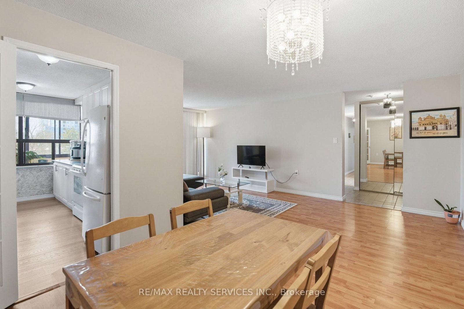 18 Knightsbridge Road, Unit 304 - Photo 10