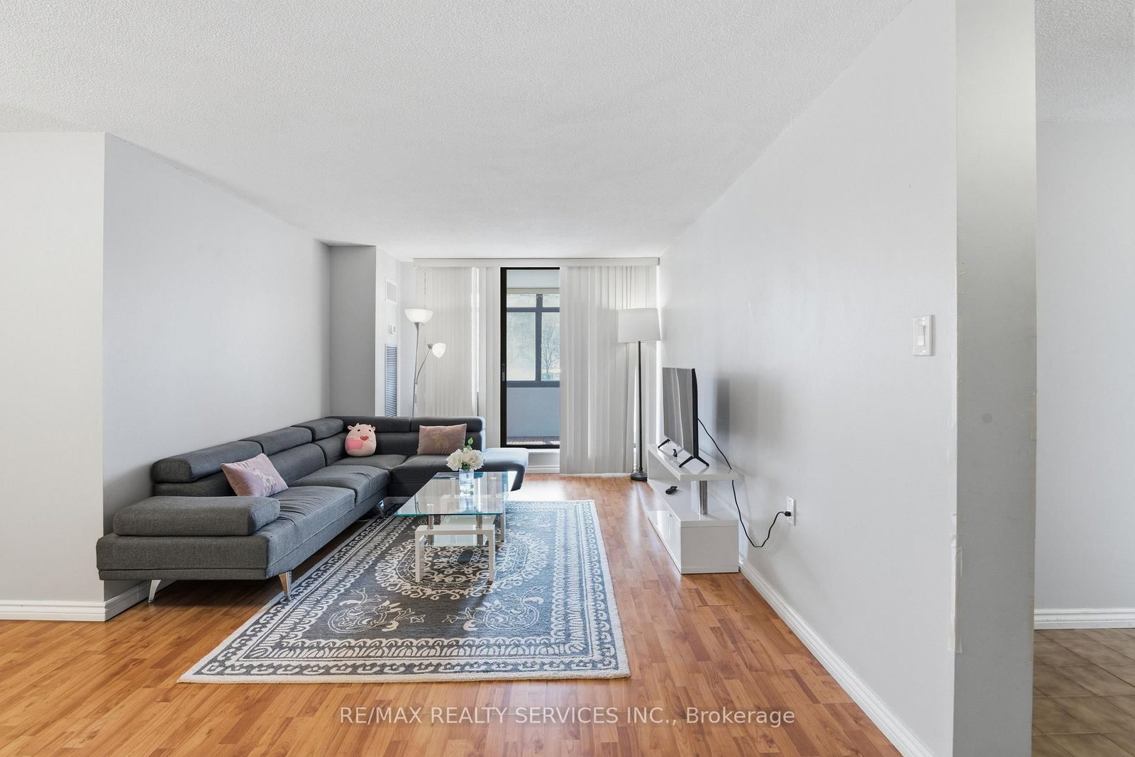 18 Knightsbridge Road, Unit 304 - Photo 11