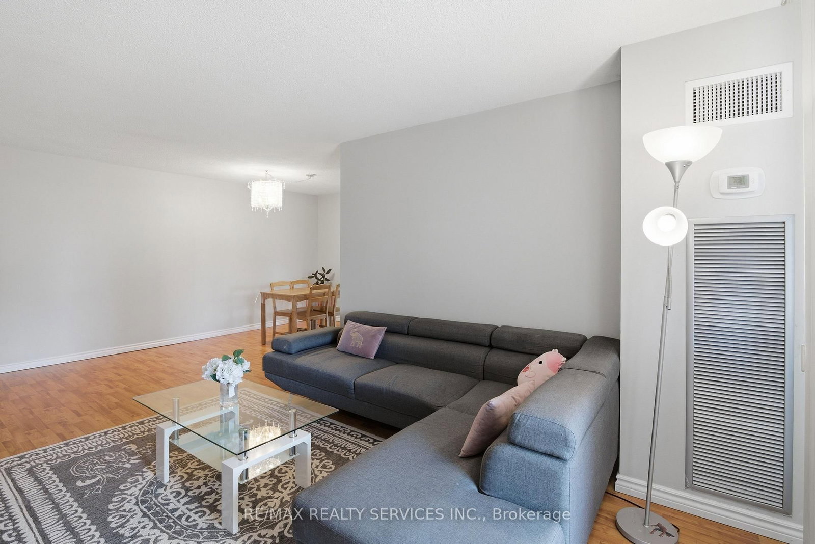 18 Knightsbridge Road, Unit 304 - Photo 12