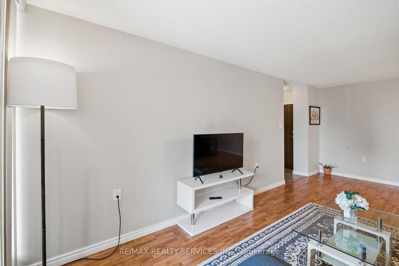 18 Knightsbridge Road, Unit 304 - Photo 13