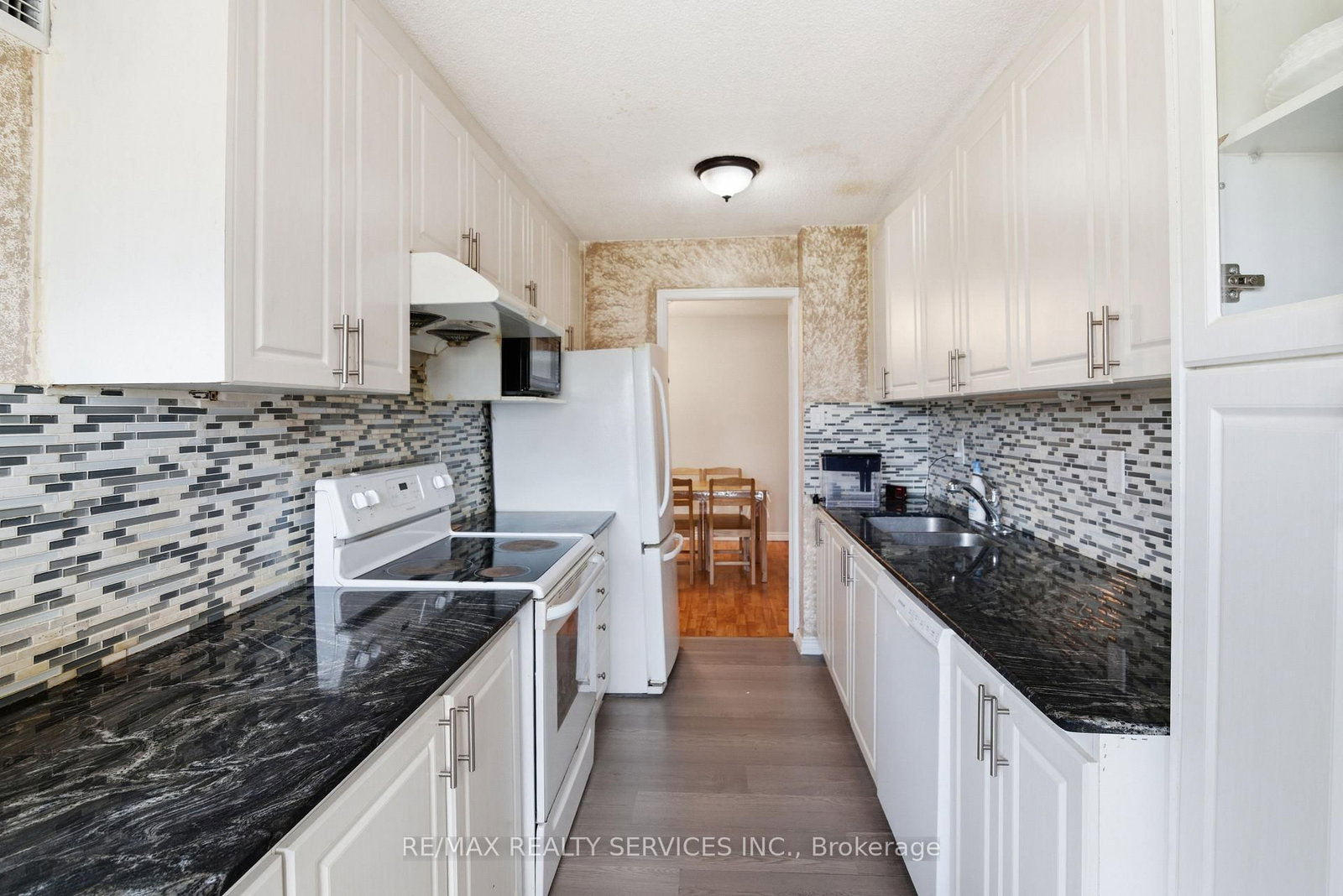 18 Knightsbridge Road, Unit 304 - Photo 18