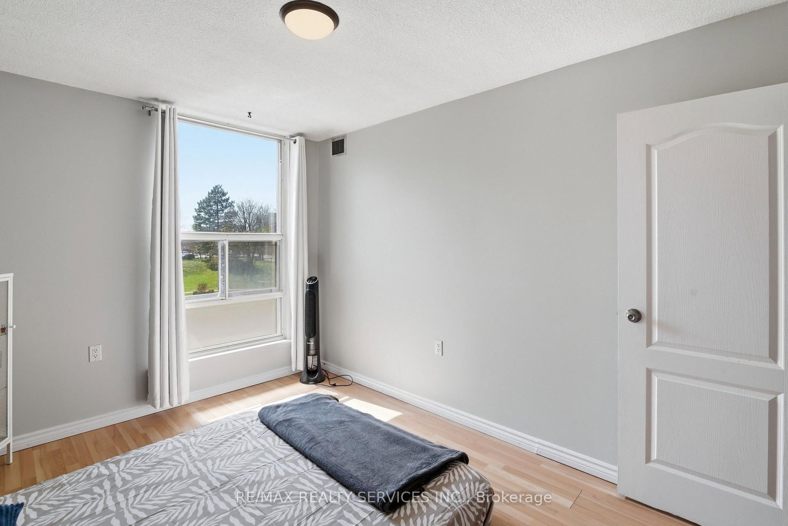 18 Knightsbridge Road, Unit 304 - Photo 23