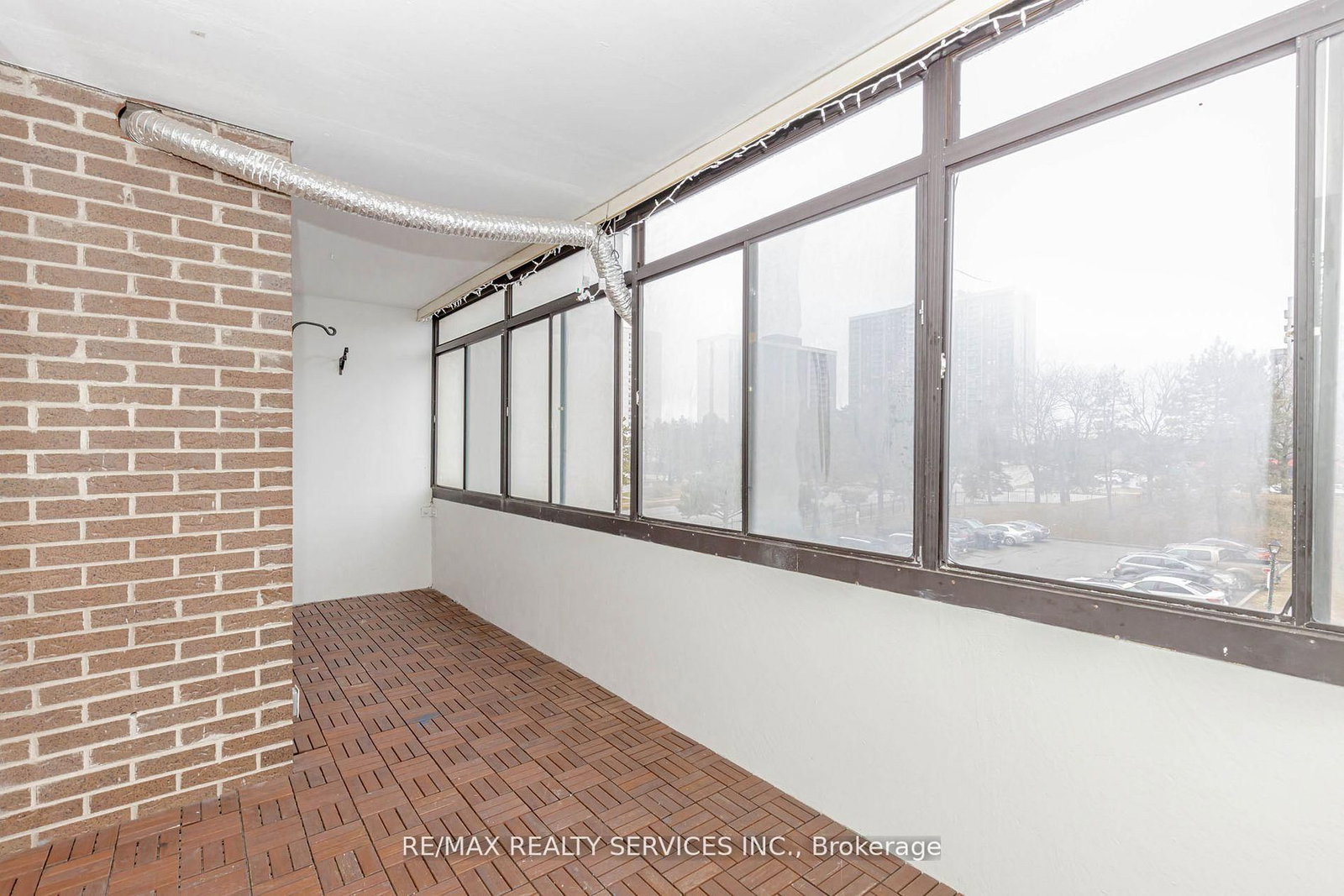 18 Knightsbridge Road, Unit 304 - Photo 36