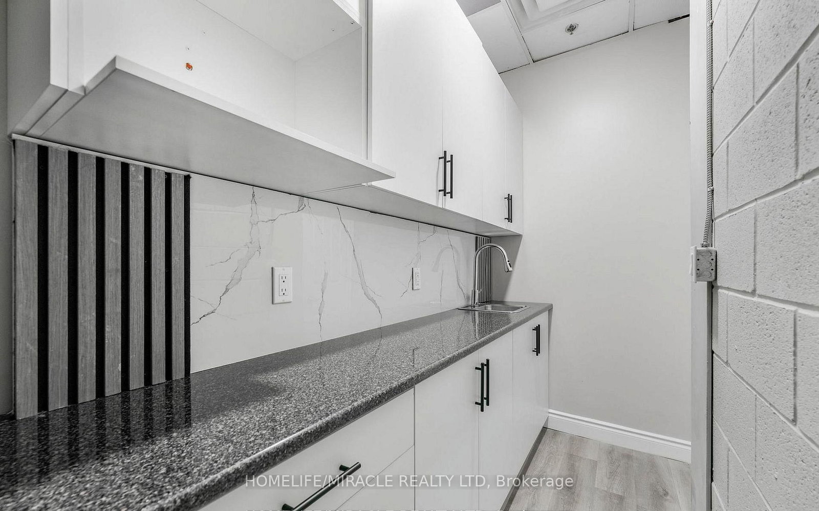 2 Automatic Drive, Unit 112 {Main Floor} - Photo 16