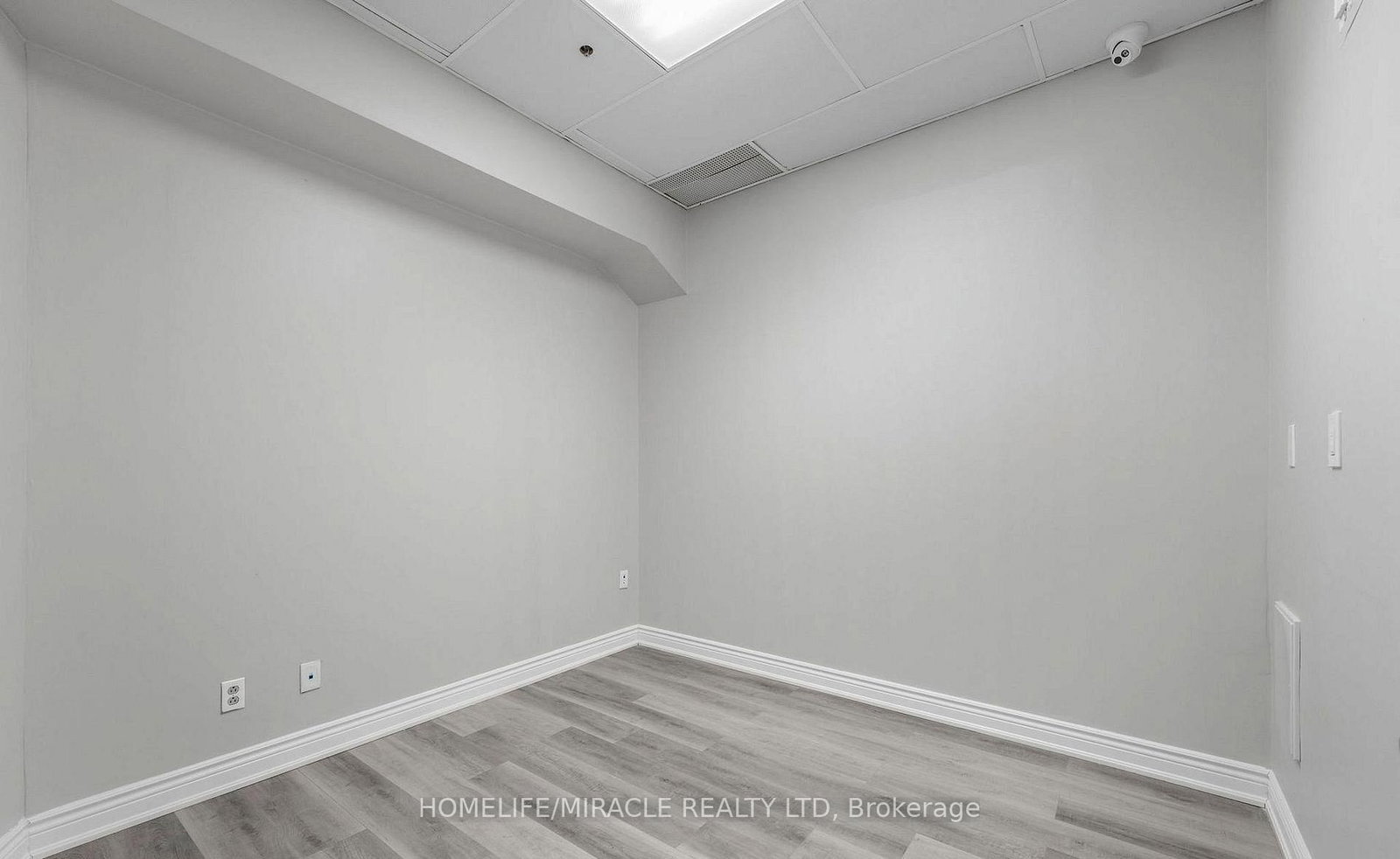 2 Automatic Drive, Unit 112 {Main Floor} - Photo 20