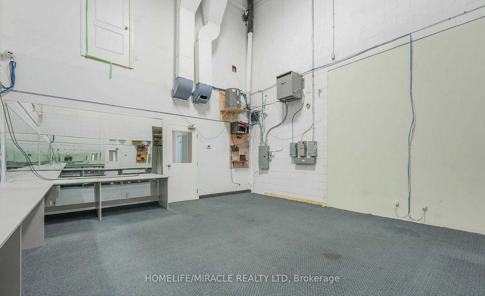 2 Automatic Drive, Unit 112 {Main Floor} - Photo 29