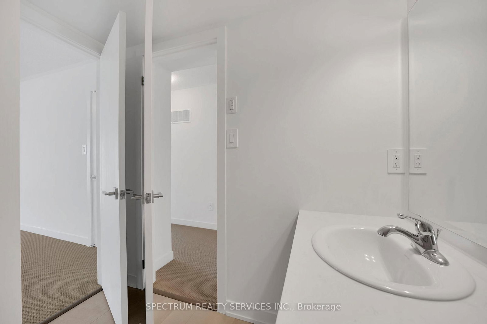 25 Romilly Avenue, Unit 15 - Photo 32