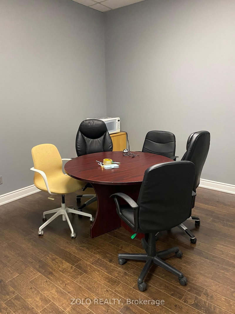 11 - 5225 Orbitor Dr, Mississauga, L4W 4Y8 | Image 3