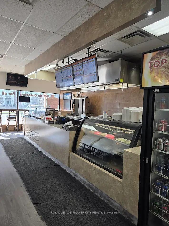 1900 Lakeshore Road W - Photo 4