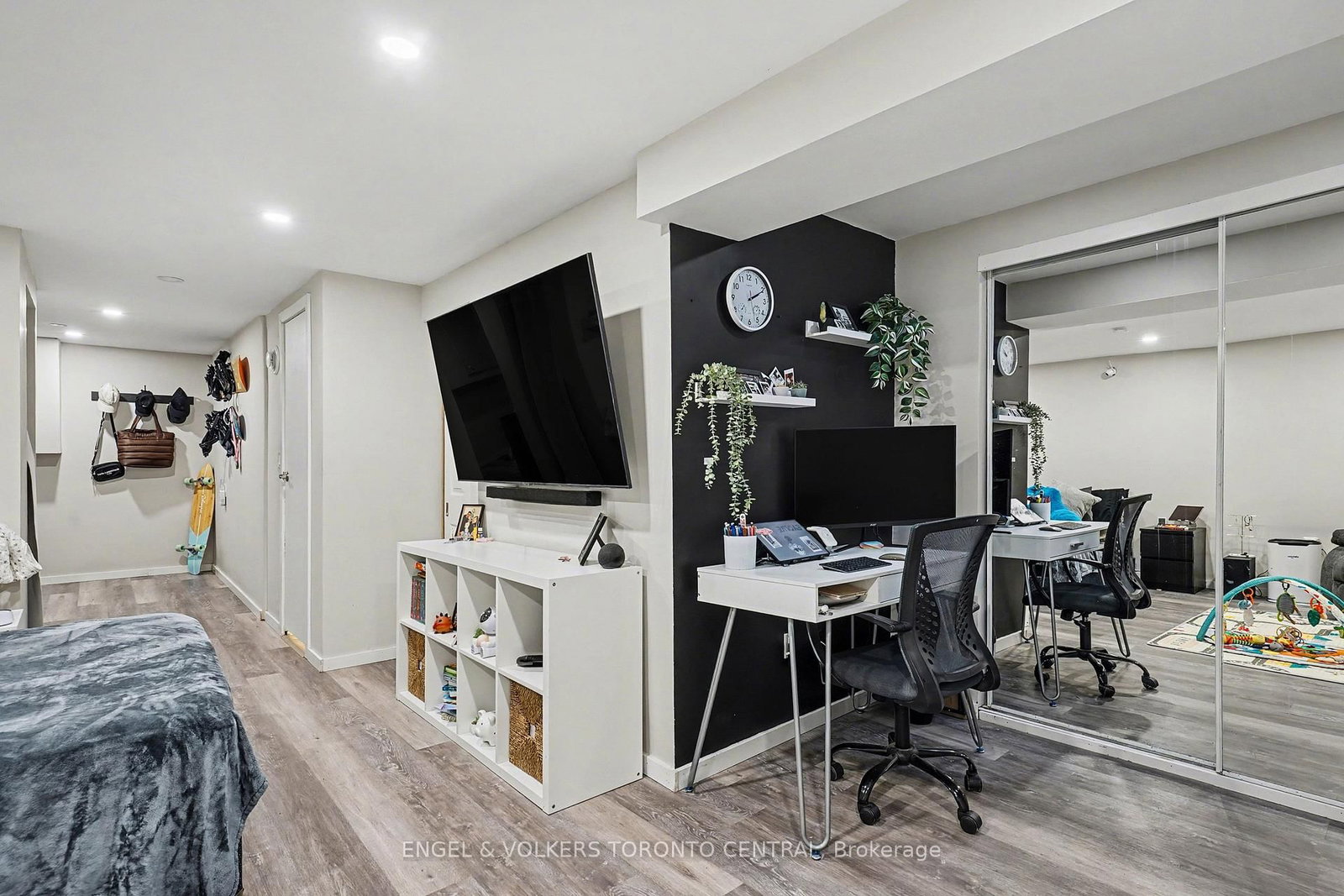 6779 Glen Erin Drive, Unit 19 - Photo 13