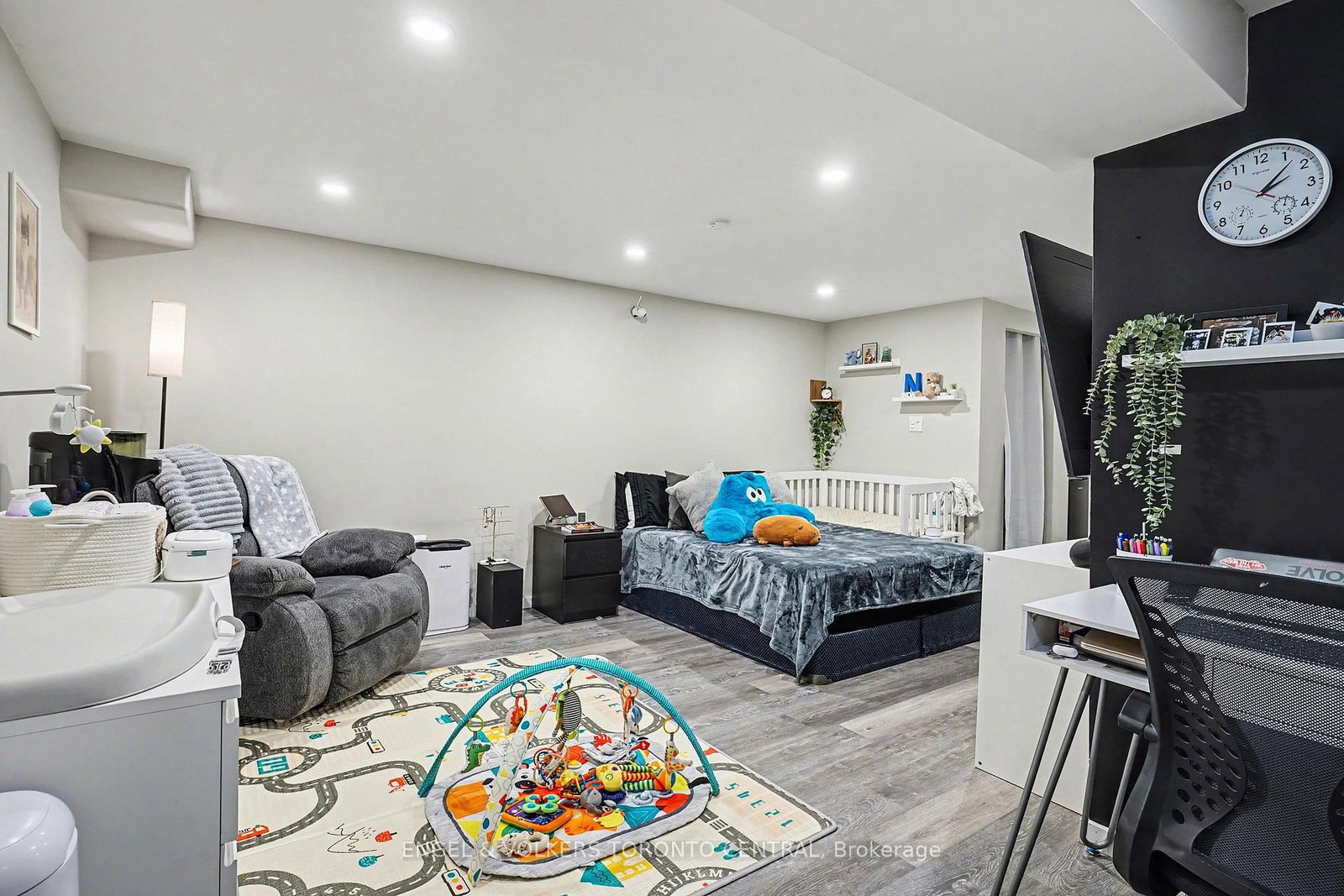 6779 Glen Erin Drive, Unit 19 - Photo 14