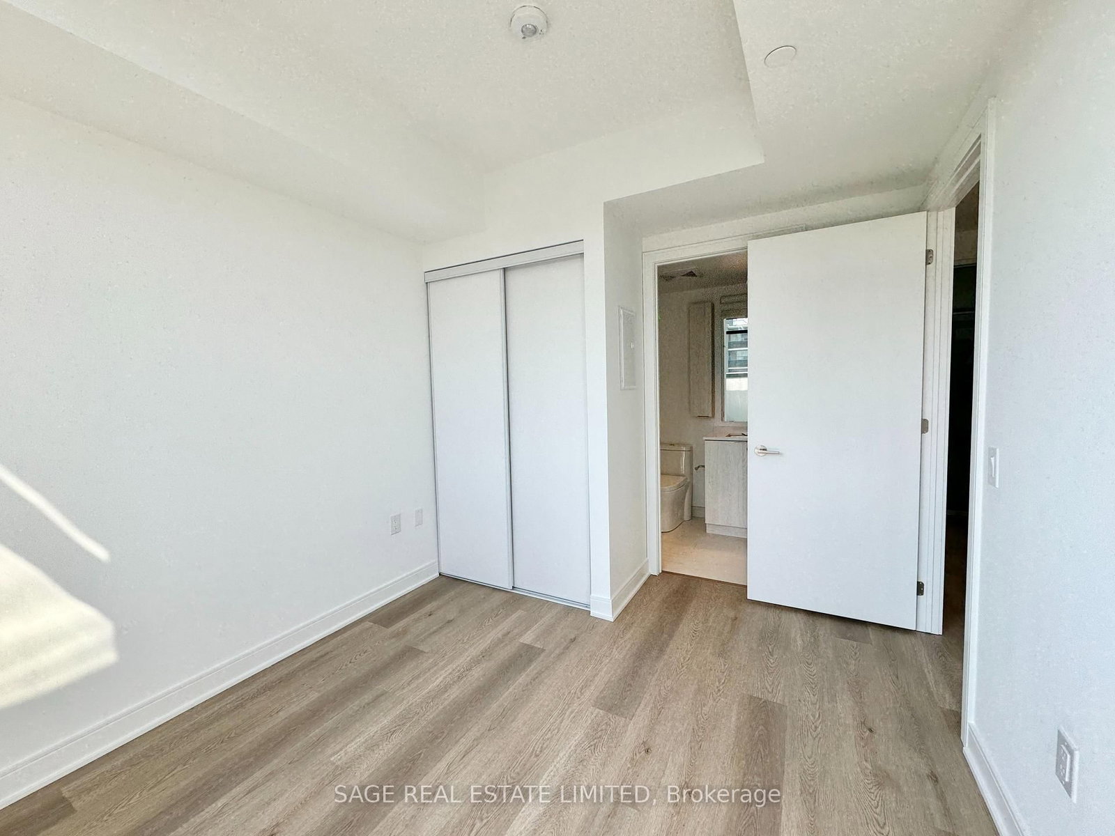 86 Dundas Street E, Unit 806 - Photo 14