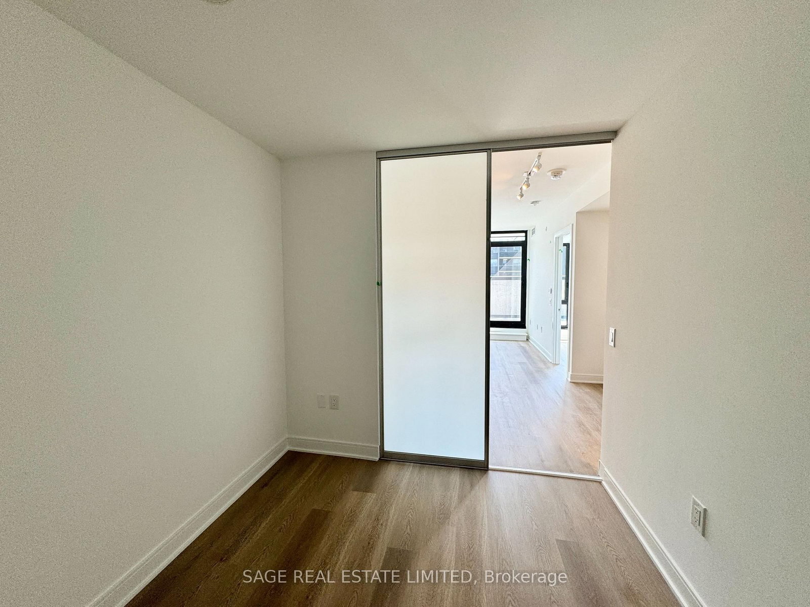 86 Dundas Street E, Unit 806 - Photo 17