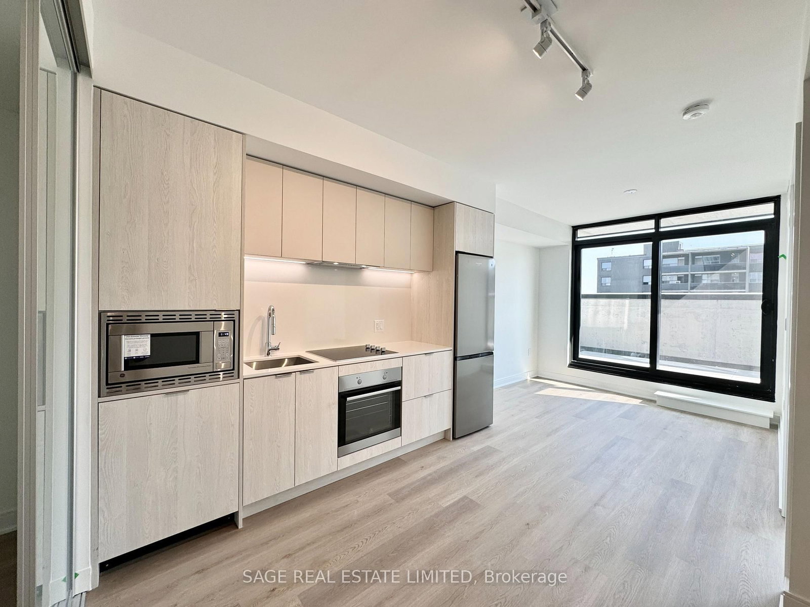 86 Dundas Street E, Unit 806 - Photo 2