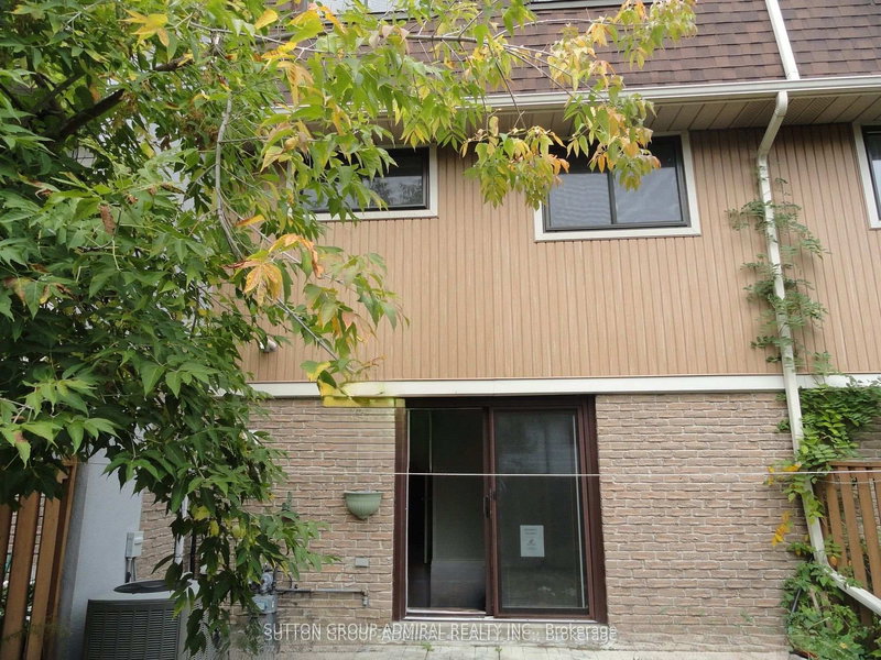 137 Ashton Cres, Brampton, L6S 3J9 | Image 3