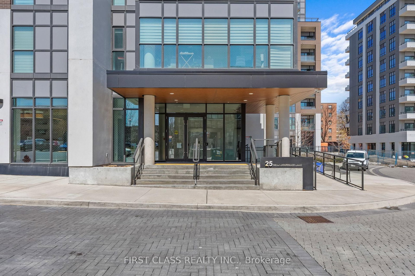 25 Neighbourhood Lane, Unit 811 - Photo 2