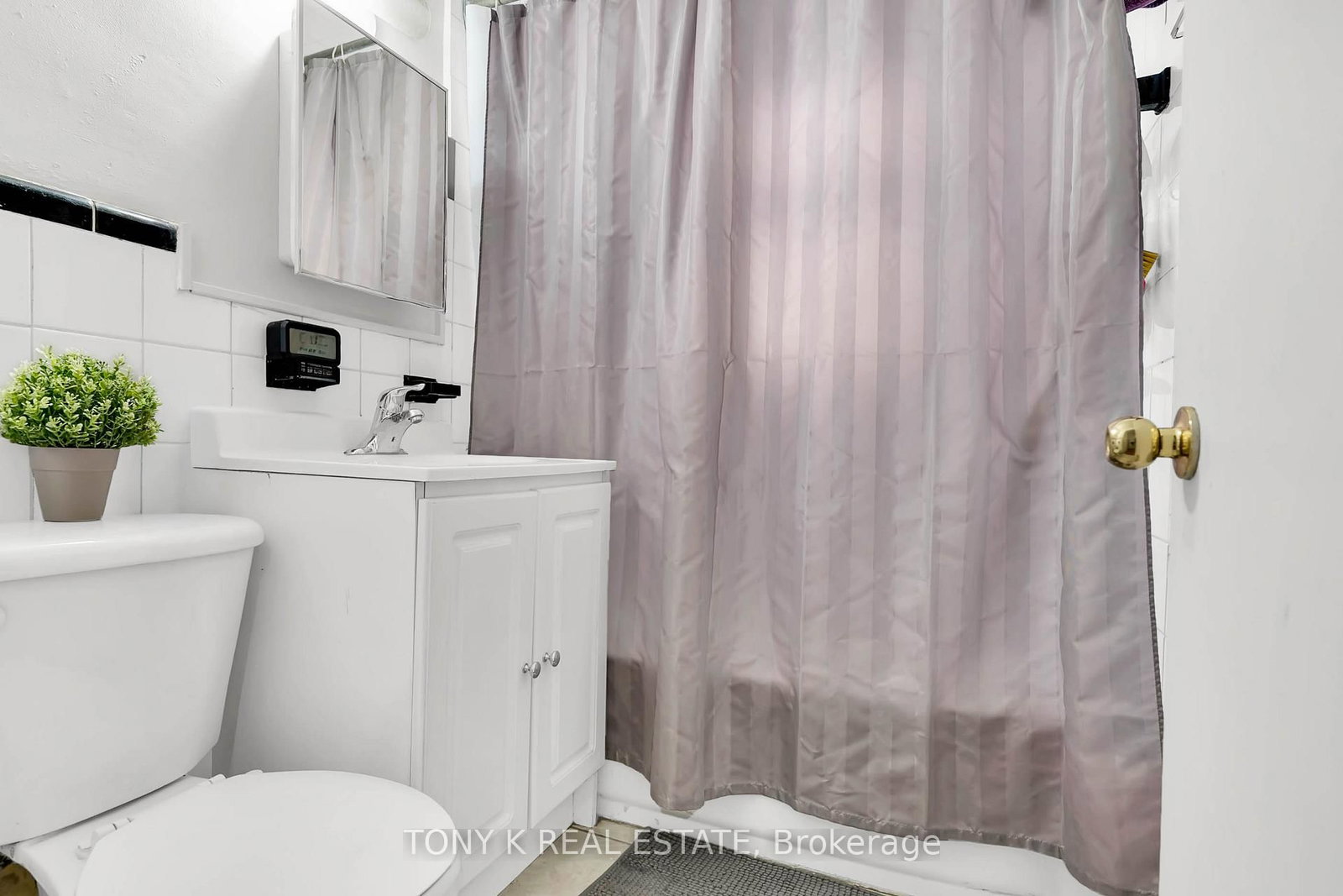 3012 Keele Street - Photo 7