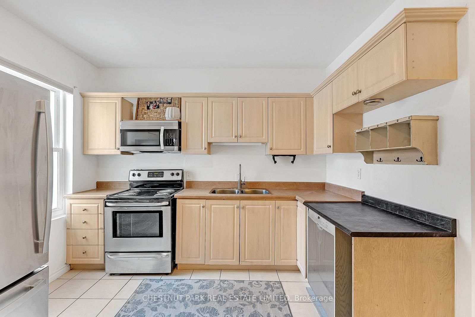 1383 Lansdowne Avenue - Photo 10