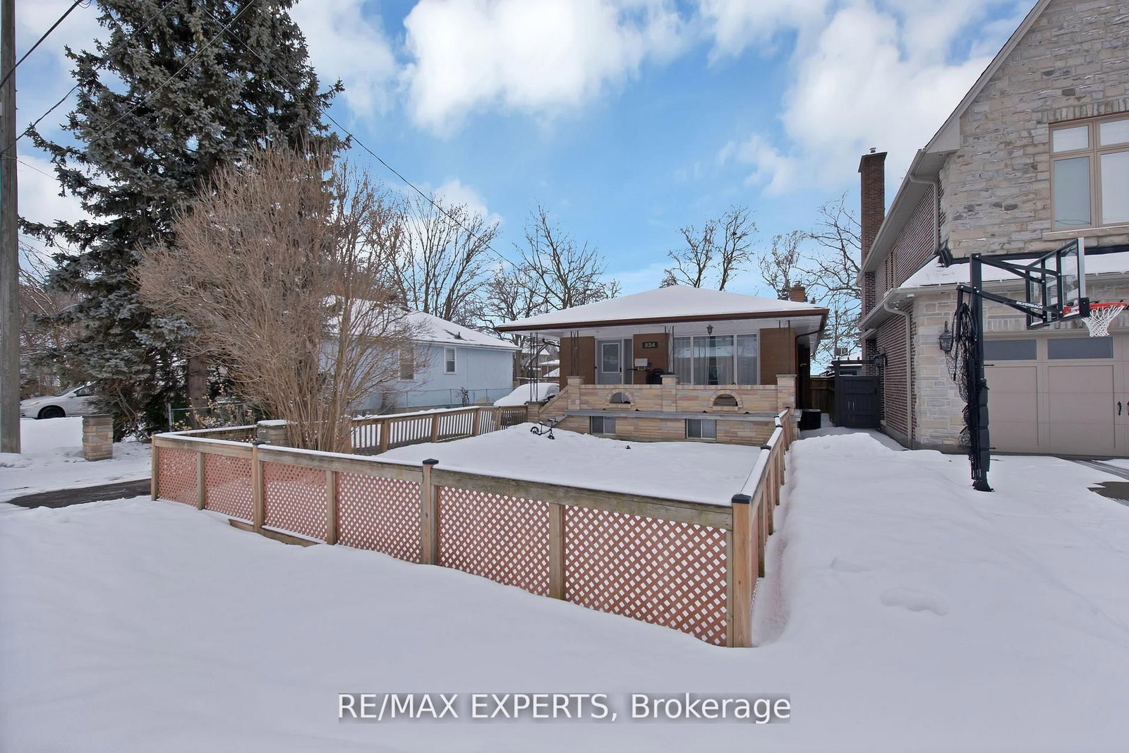 Detached House for lease at Lower-934 Beechwood Avenue, Mississauga, Ontario, L5G 4E2 - Port Credit - MLS: W13037996