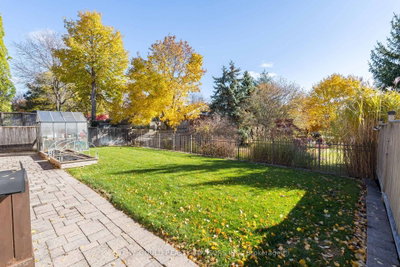 41 Cleaveholm Drive • Halton Hills, ON photo 9