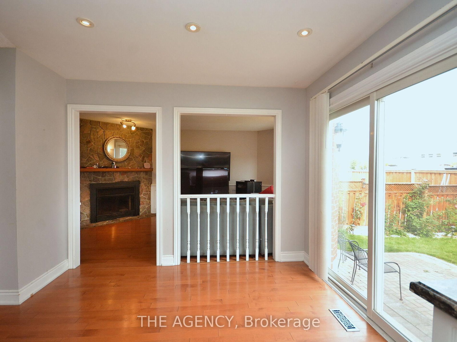 6097 Douguy Boulevard, Unit Upper - Photo 12