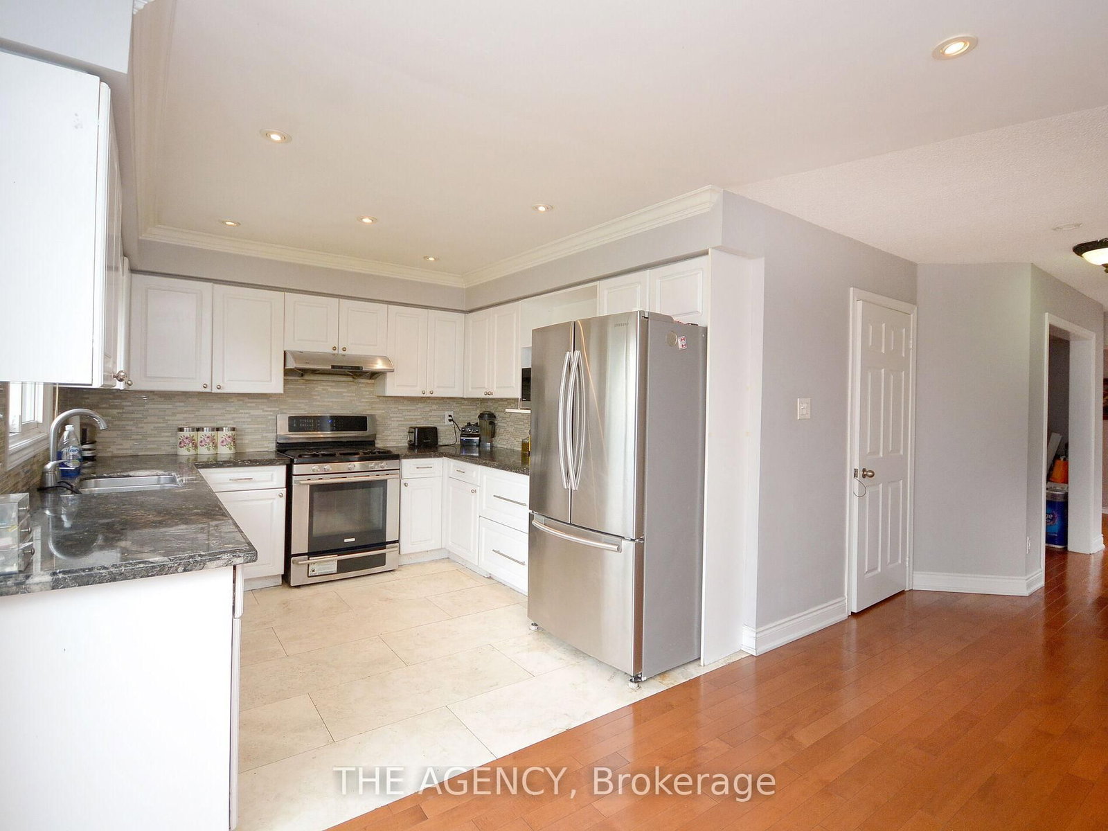 6097 Douguy Boulevard, Unit Upper - Photo 9