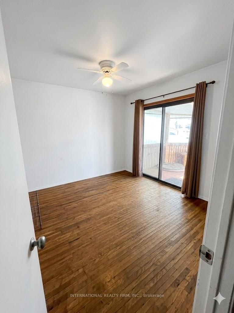 1481 Myron Dr W, Mississauga, L5E 2N5 | Image 3