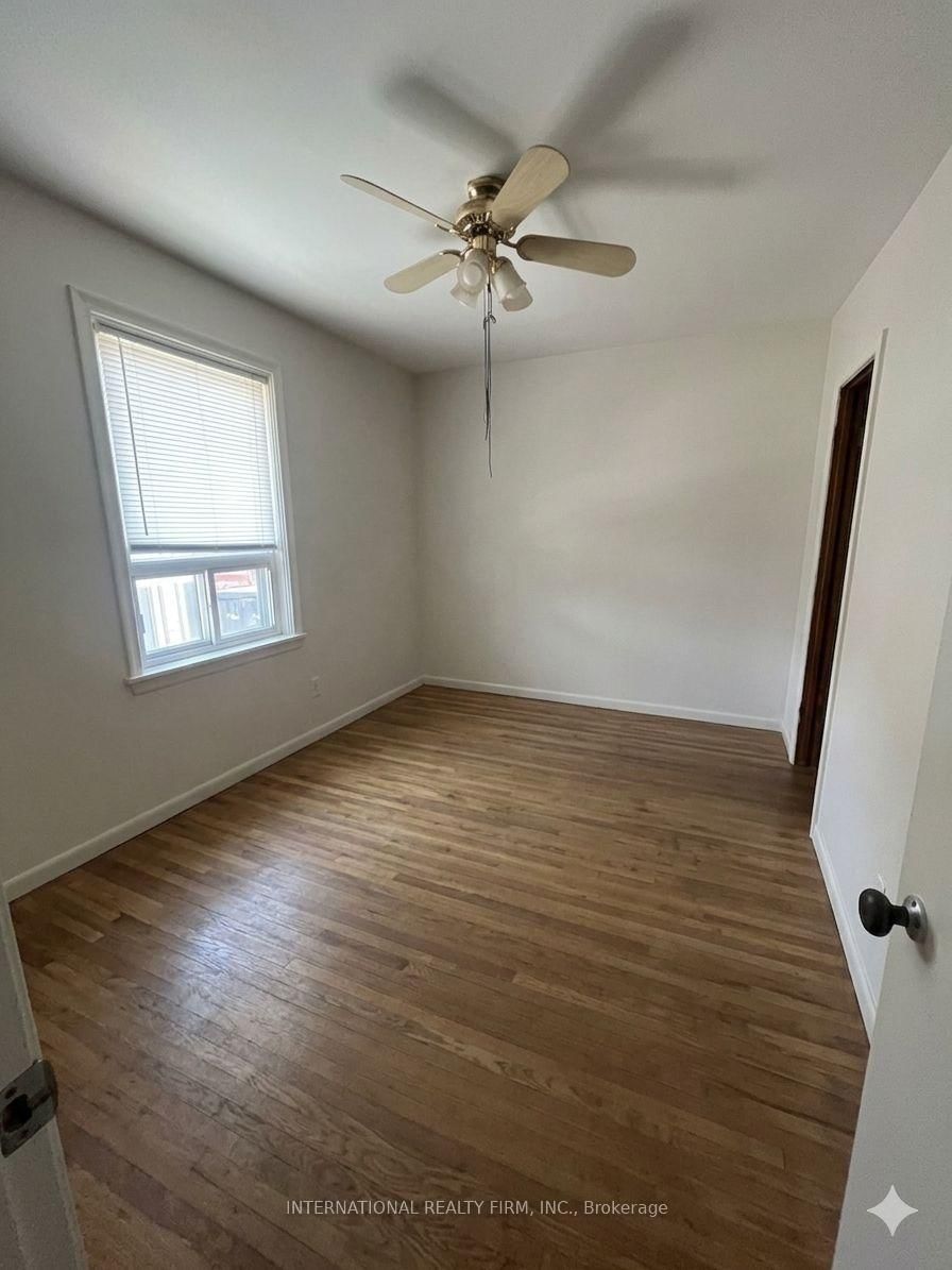 1481 Myron Drive W - Photo 4