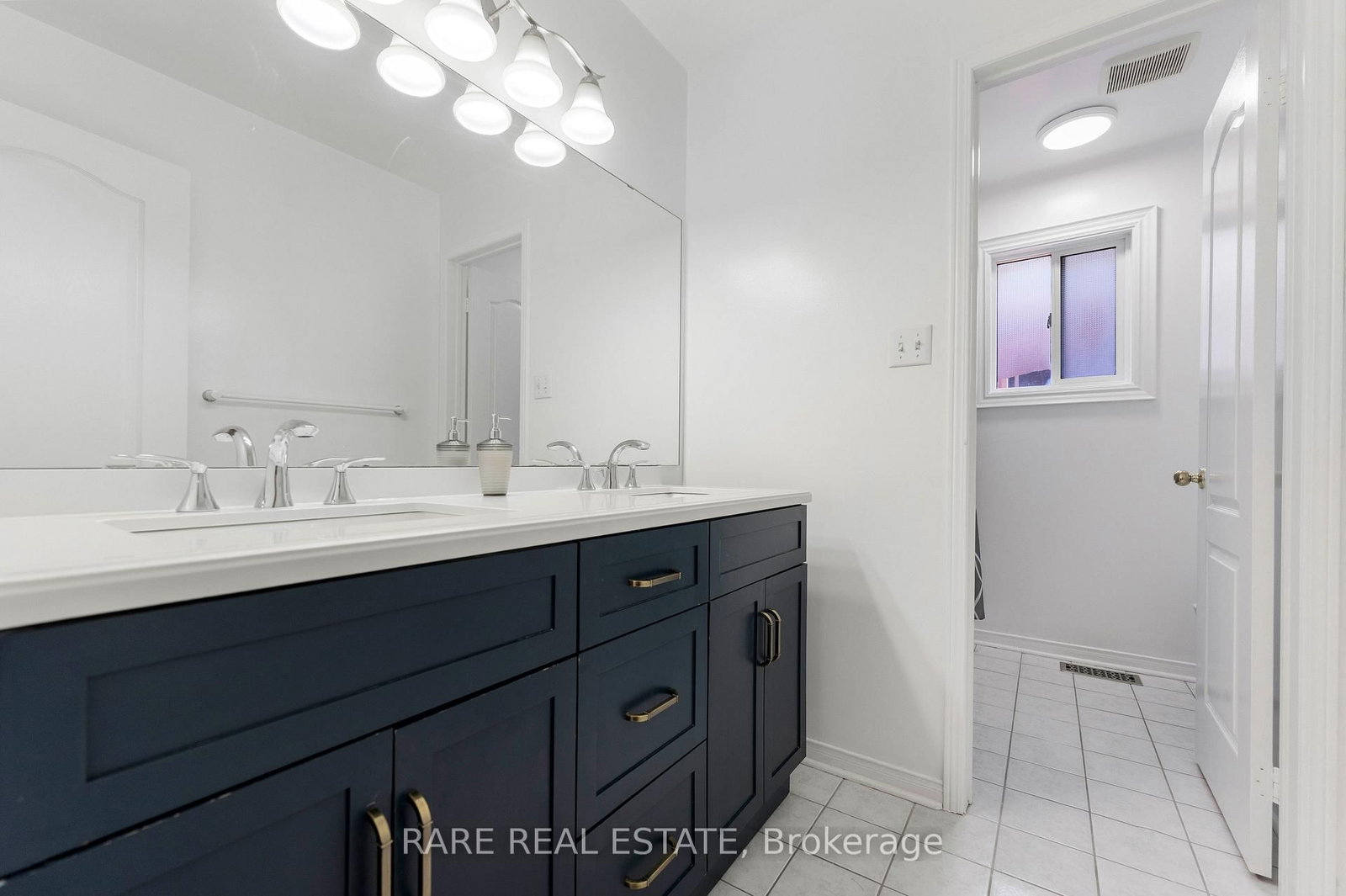 33 SOUTHBEND Drive - Photo 11