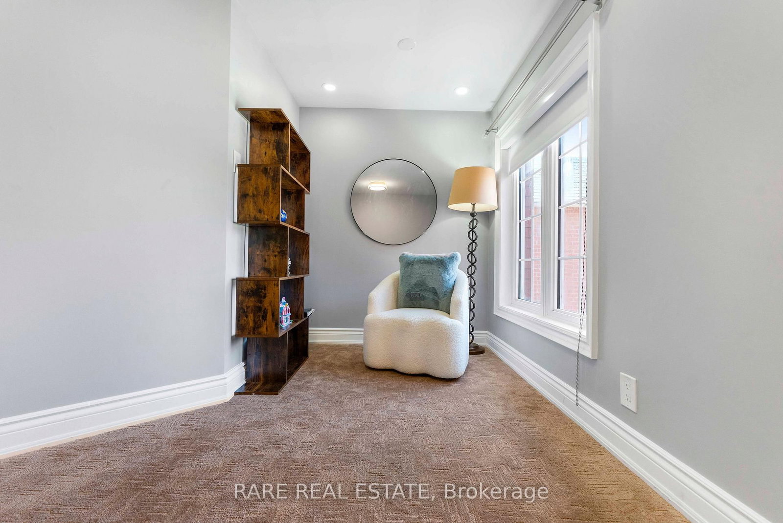 33 SOUTHBEND Drive - Photo 12