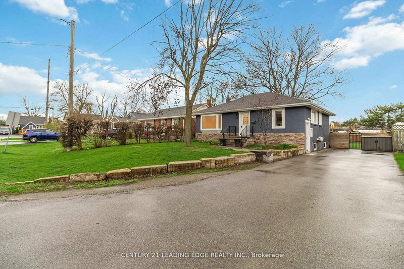 623 Wickens Ave, Burlington, L7T 3T1 | Image 2