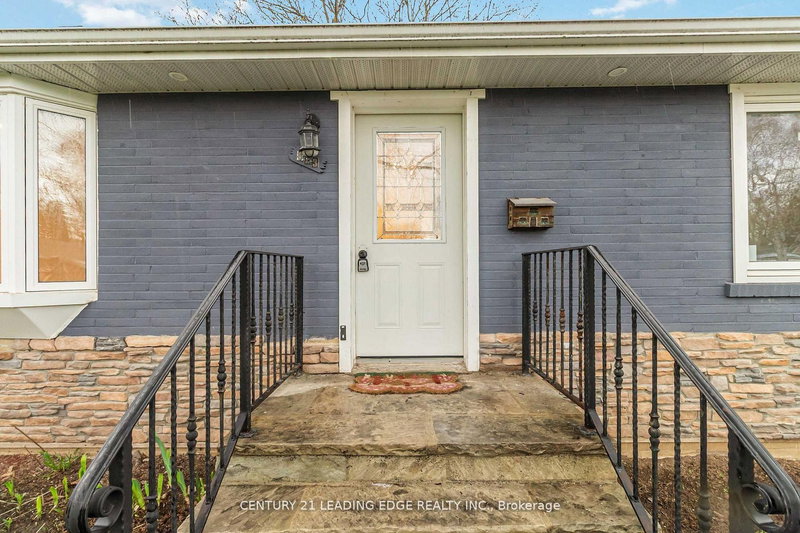 623 Wickens Ave, Burlington, L7T 3T1 | Image 3