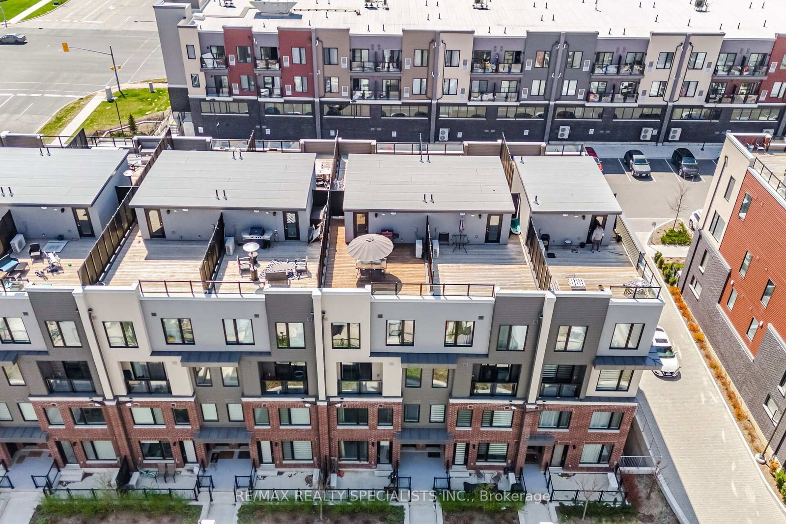 3405 Ridgeway Drive, Unit 21 - Photo 2