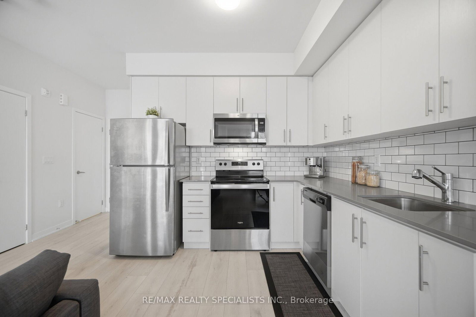 3405 Ridgeway Drive, Unit 21 - Photo 8