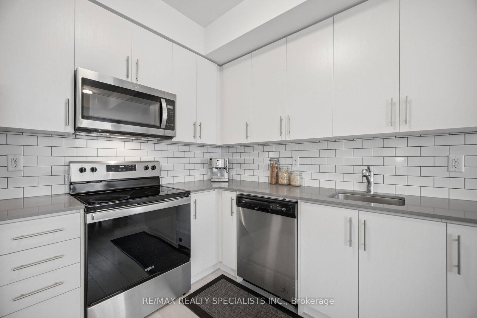 3405 Ridgeway Drive, Unit 21 - Photo 9