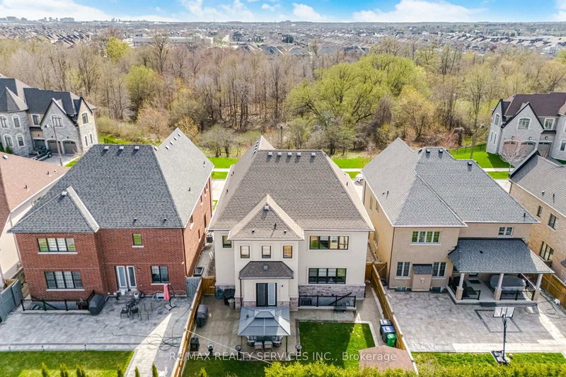 67 Degrey Dr, Brampton, L6P 0L2 | Image 2