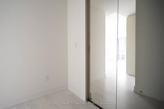 1812 - 60 Central Park Roadway