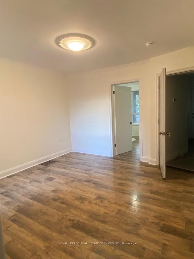 37 Gillespie Avenue, Unit Main Floor - Photo 15