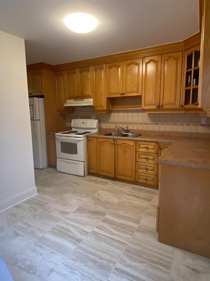 37 Gillespie Avenue, Unit Main Floor - Photo 8