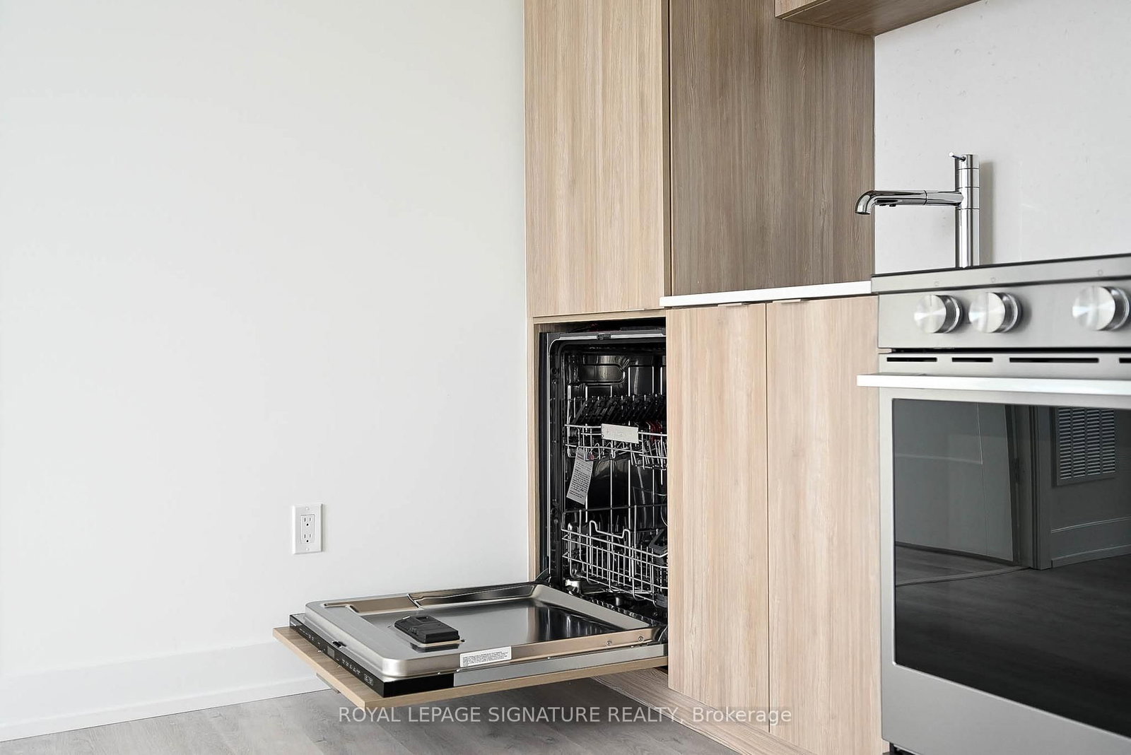 60 Central Park Roadway, Unit 1813 - Photo 10