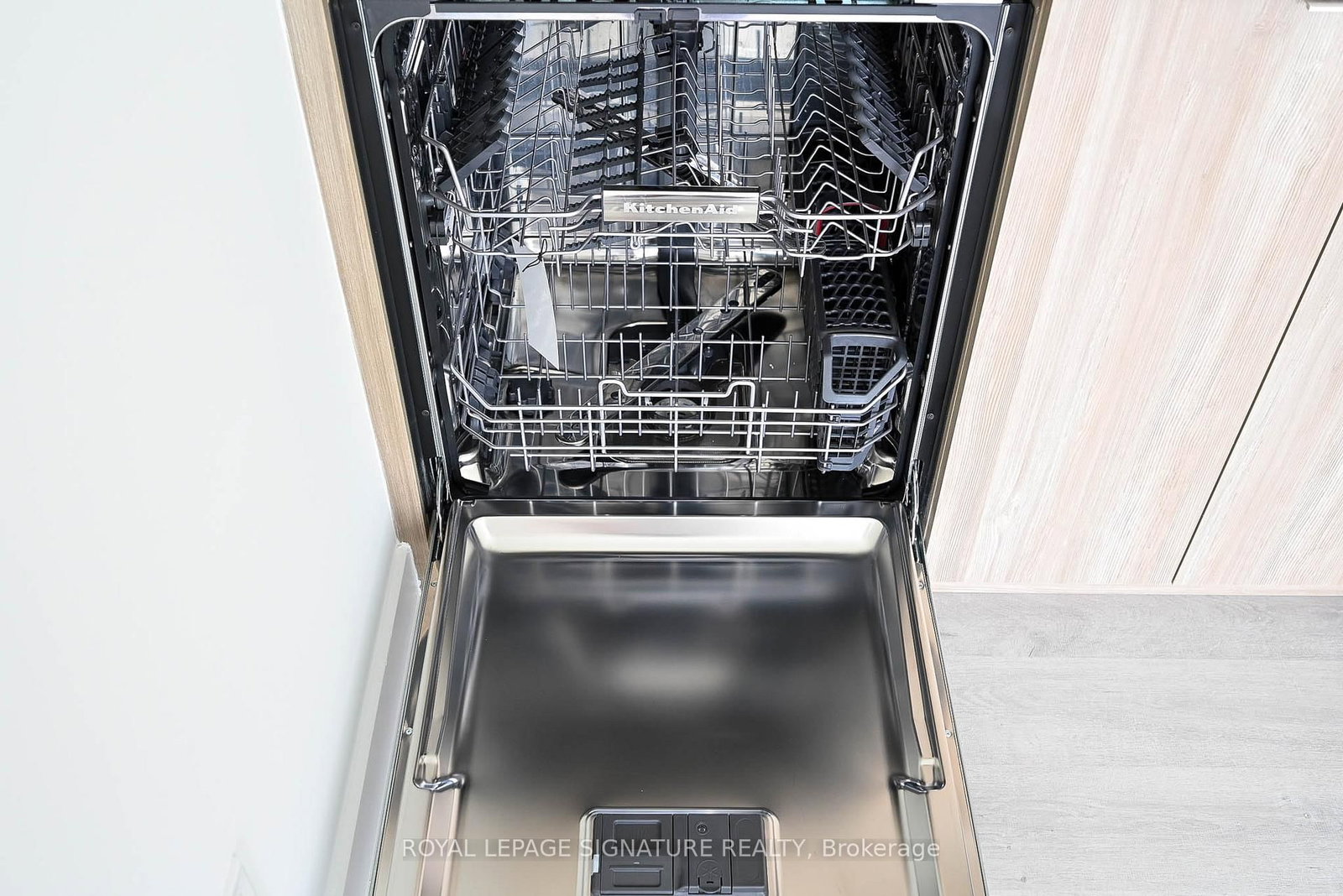 60 Central Park Roadway, Unit 1813 - Photo 11