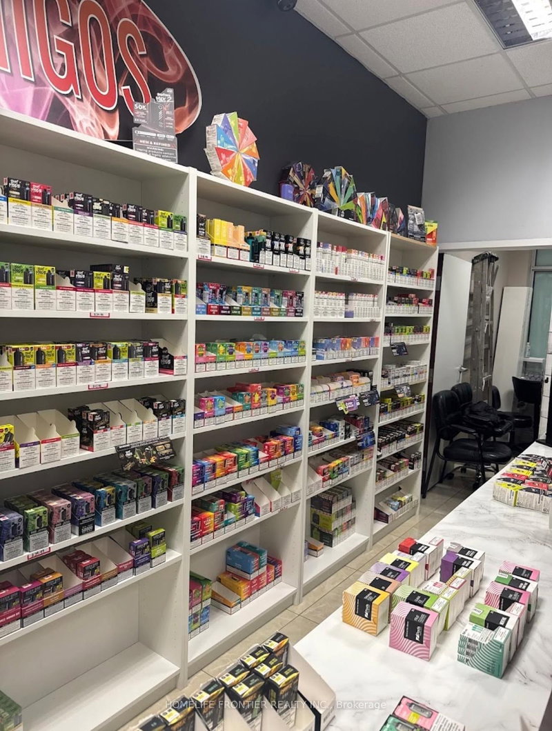 109 - 19 Woodbine Downs Blvd, Toronto, M9W 6N5 | Image 2