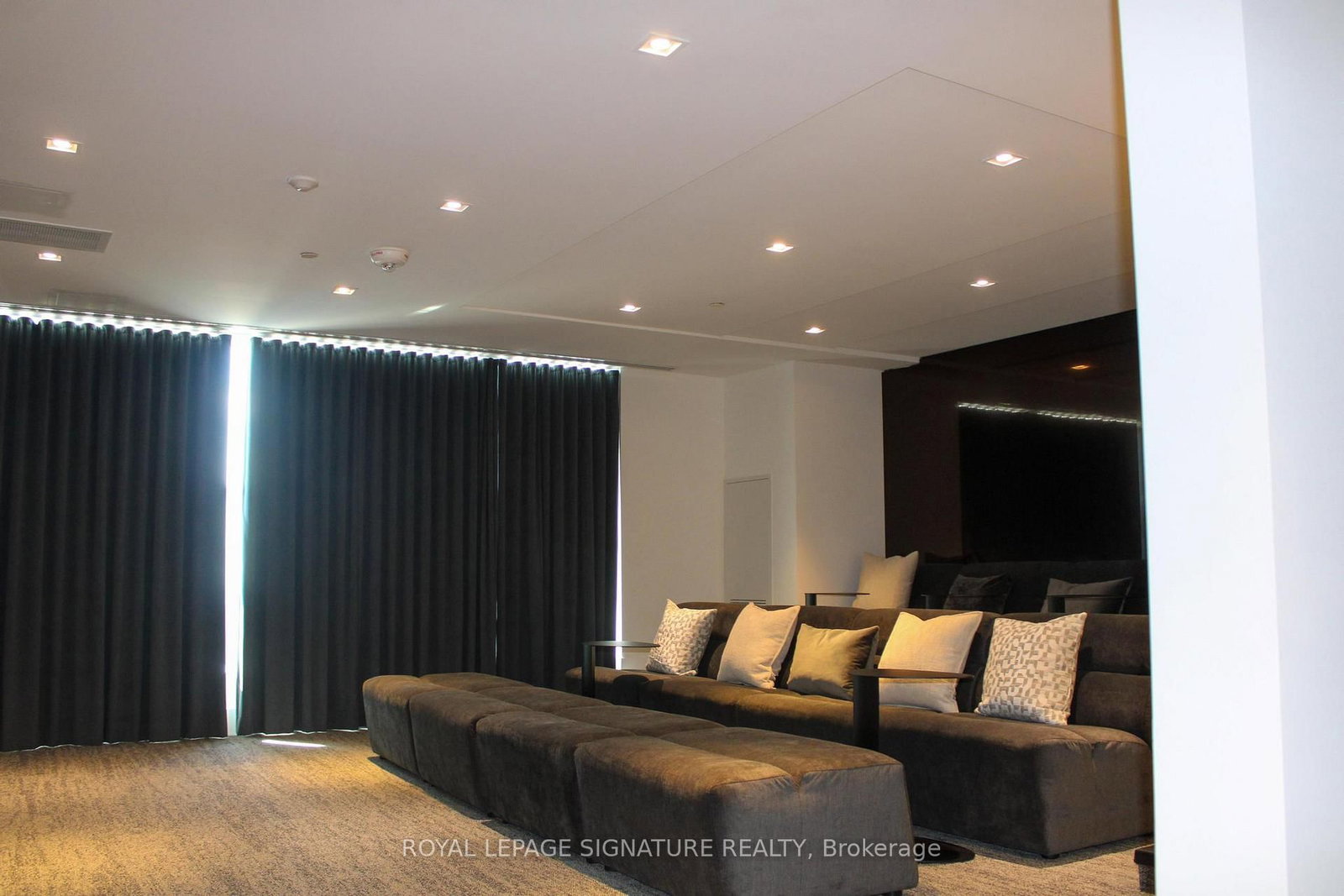 2489 Taunton Road, Unit 917 - Photo 32