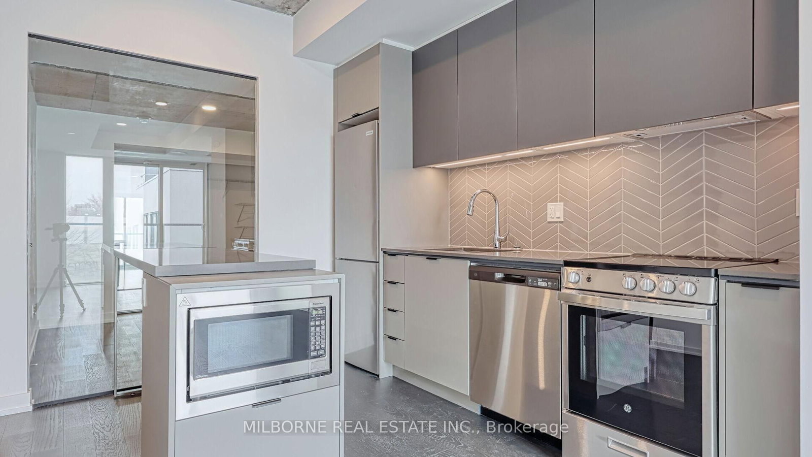 57 Brock Avenue, Unit 210 - Photo 18