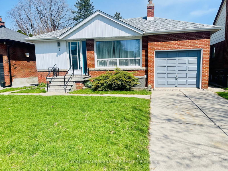 7 Placid Rd, Toronto, M8Z 4A3 | Image 2