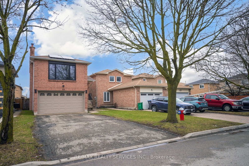 19 Wayne Nicol Dr W, Brampton, L6X 3Z2 | Image 2