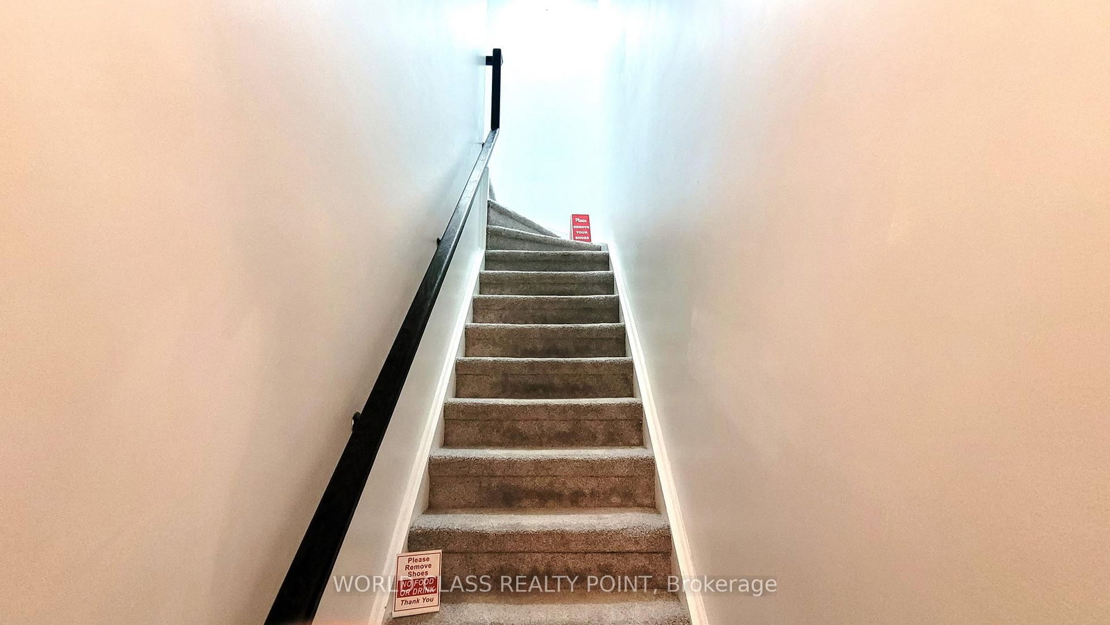 370 Hopewell Avenue, Unit 212 - Photo 4