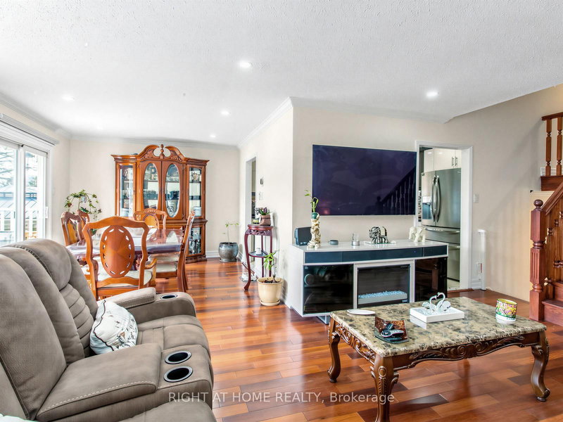 137 Beech St, Brampton, L6V 2Z2 | Image 3