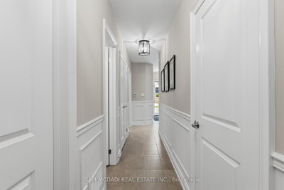 2029 Queensborough Gate • Mississauga, ON photo 9