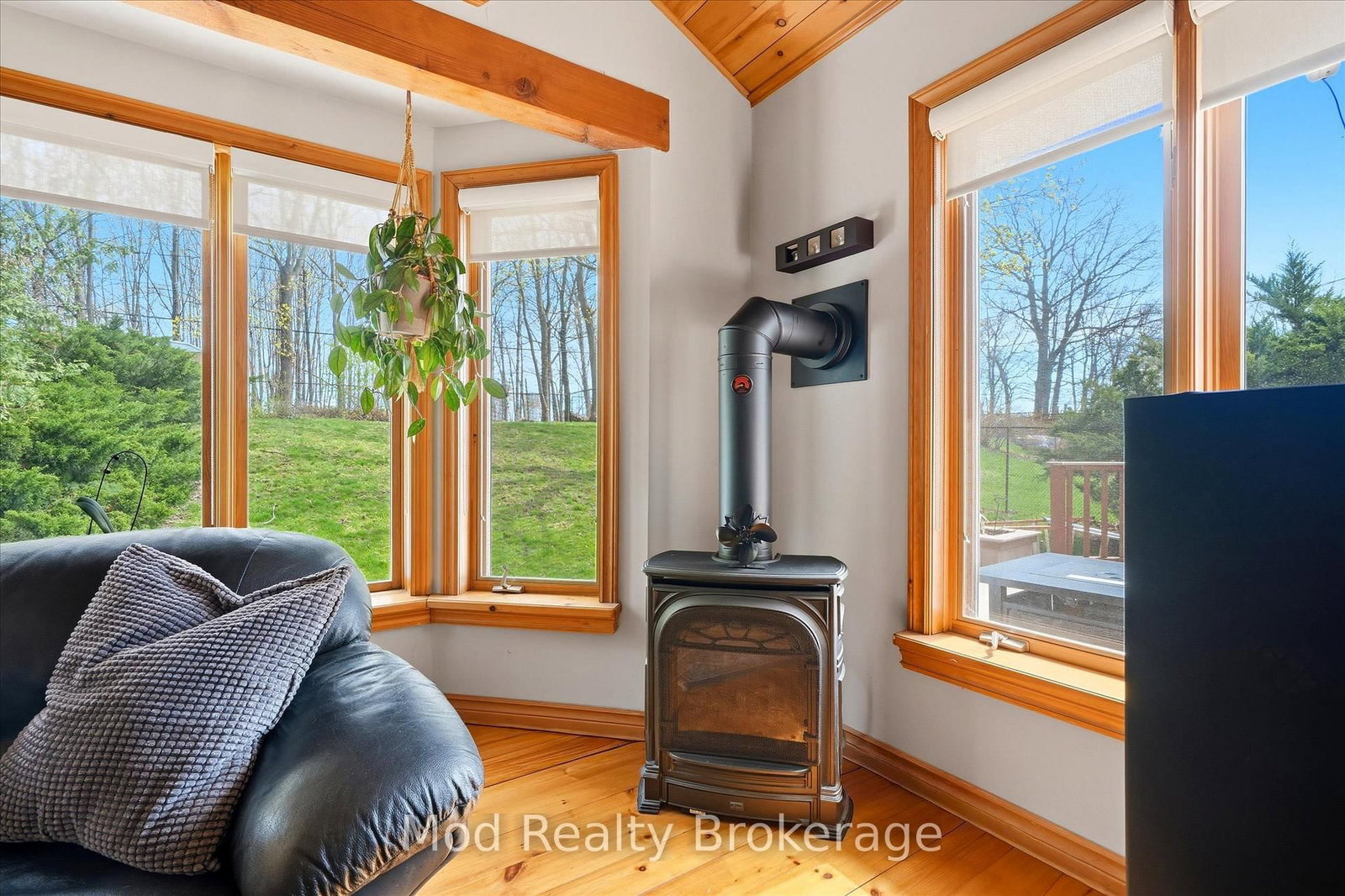 3070 Northview Crescent - Photo 10